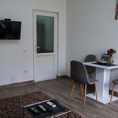 Cozy Spacious Apartment 佩奇 外观 照片