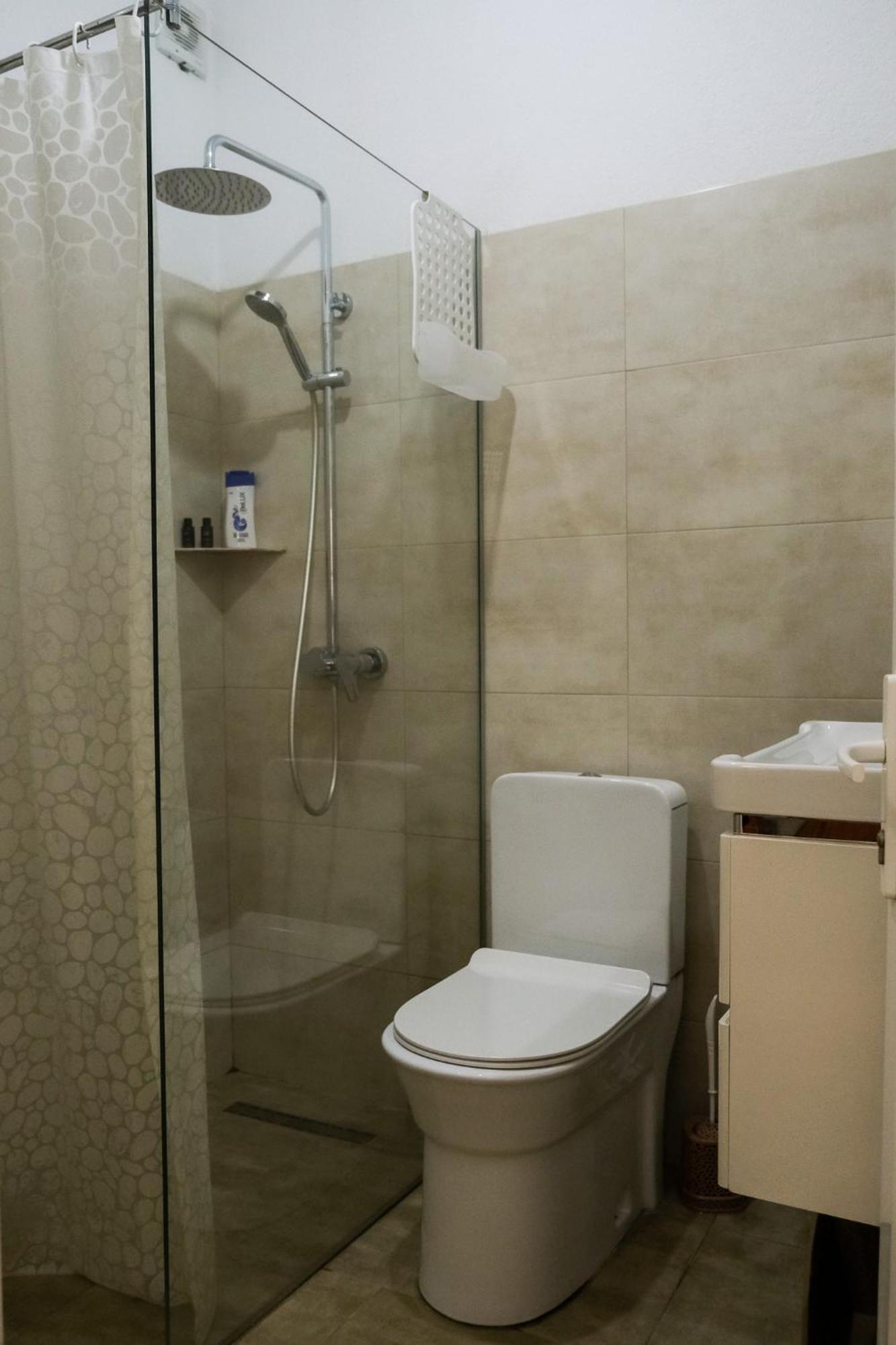 Cozy Spacious Apartment 佩奇 外观 照片