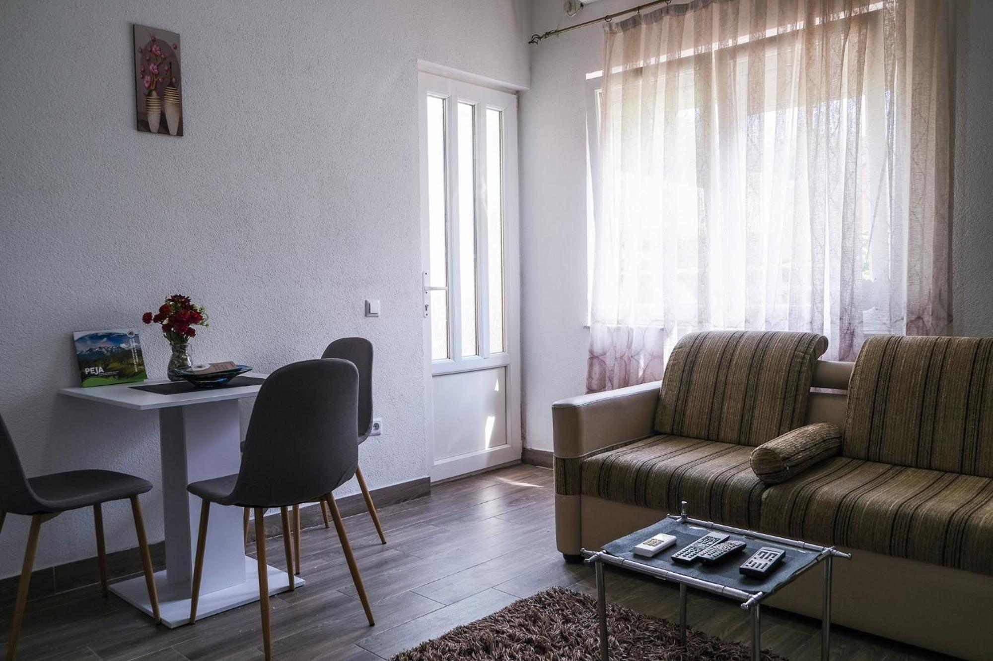 Cozy Spacious Apartment 佩奇 外观 照片